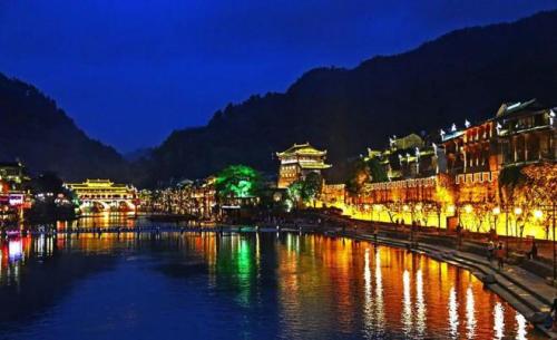 湖南十大旅游景点大全(盘点湖南最美的十大景点)插图1