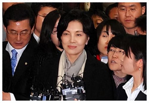 韩国女富豪十大排行榜(韩国十大富豪排行)插图2