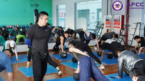 健身教练培训学校排行榜(健身教练证)