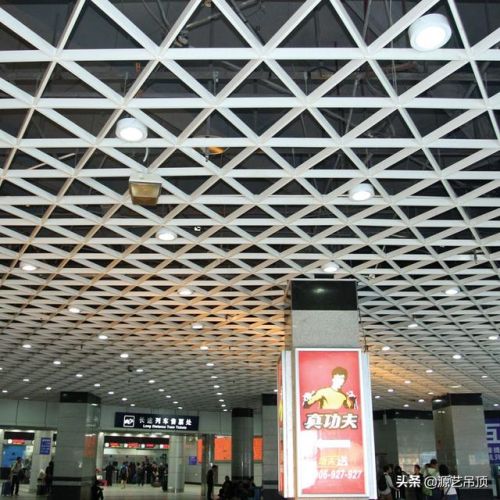 清远吊顶厂商排名前十(装修吊顶品牌十大排名)