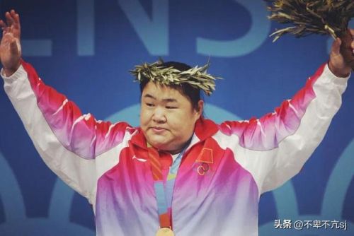 女子举重历史排名前十(女子举重最大级别世界纪录)