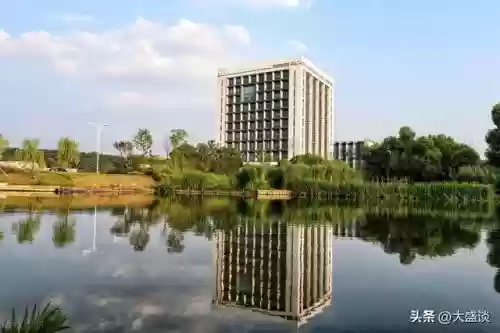 2013年十大名校(第一批全国重点大学名单)插图5