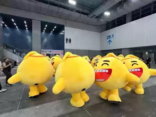 黄唧唧阵容
